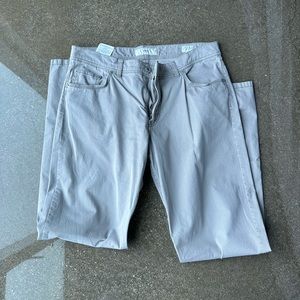 Brax Men’s lightweight pant in light grey/stone 35x32